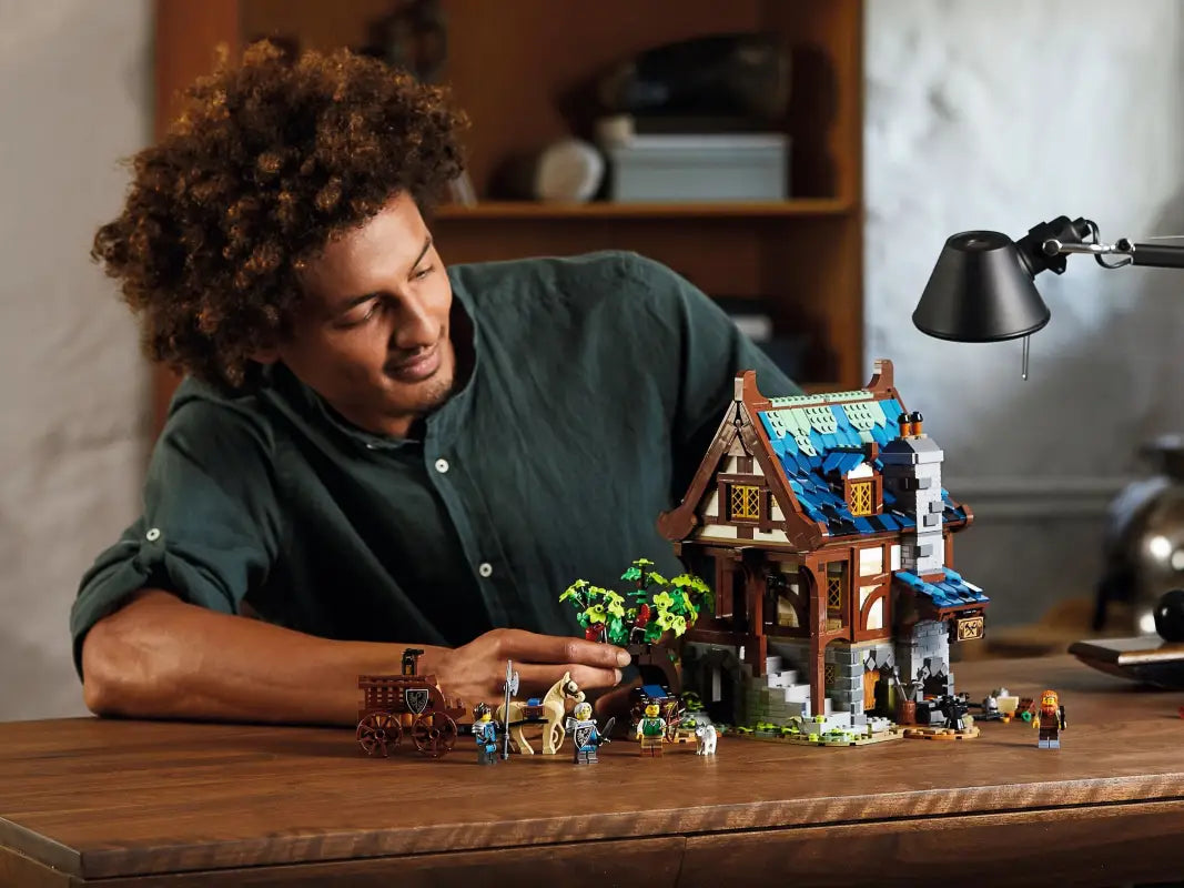 LEGO® Mittelalterliche Schmiede - 21325: Erwecke deine Fantasie mit 2164 Teilen zum Leben! NEU!