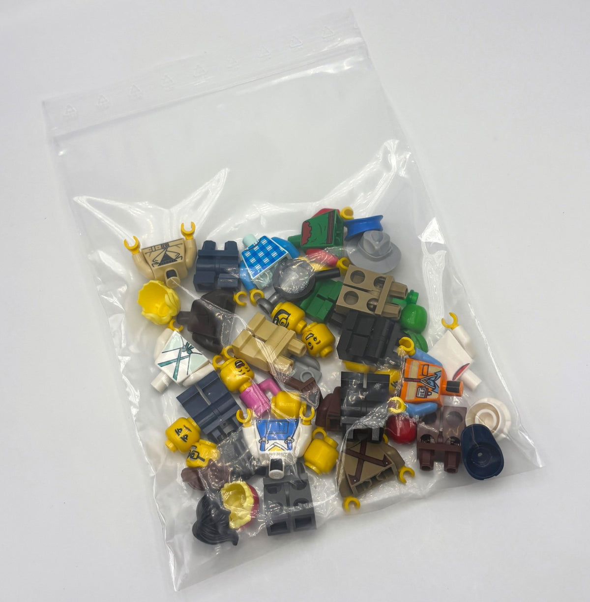 LEGO® City 10 Minifiguren Figuren Konvolut mit Zubehör und Kopfbedeckungen 10 Stück