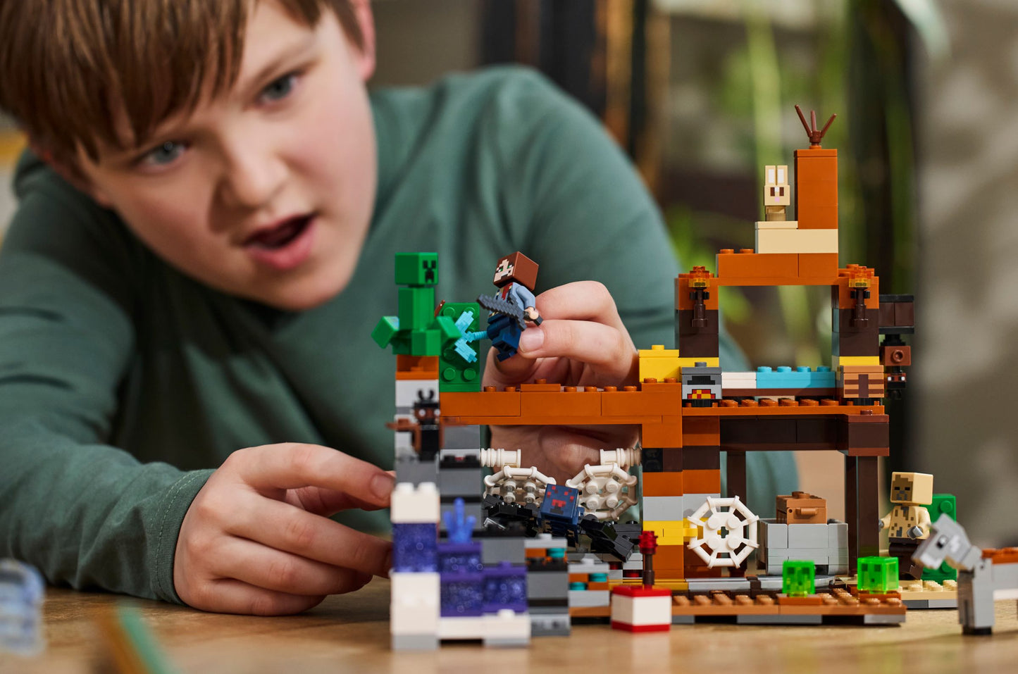 LEGO® Minecraft Die Mine in den Badlands - Abenteuer & Kreativität für Kinder ab 8 Jahren | 538-teiliges Bauset mit Charakteren & Kreaturen - Perfekt zum Sammeln & Spielen