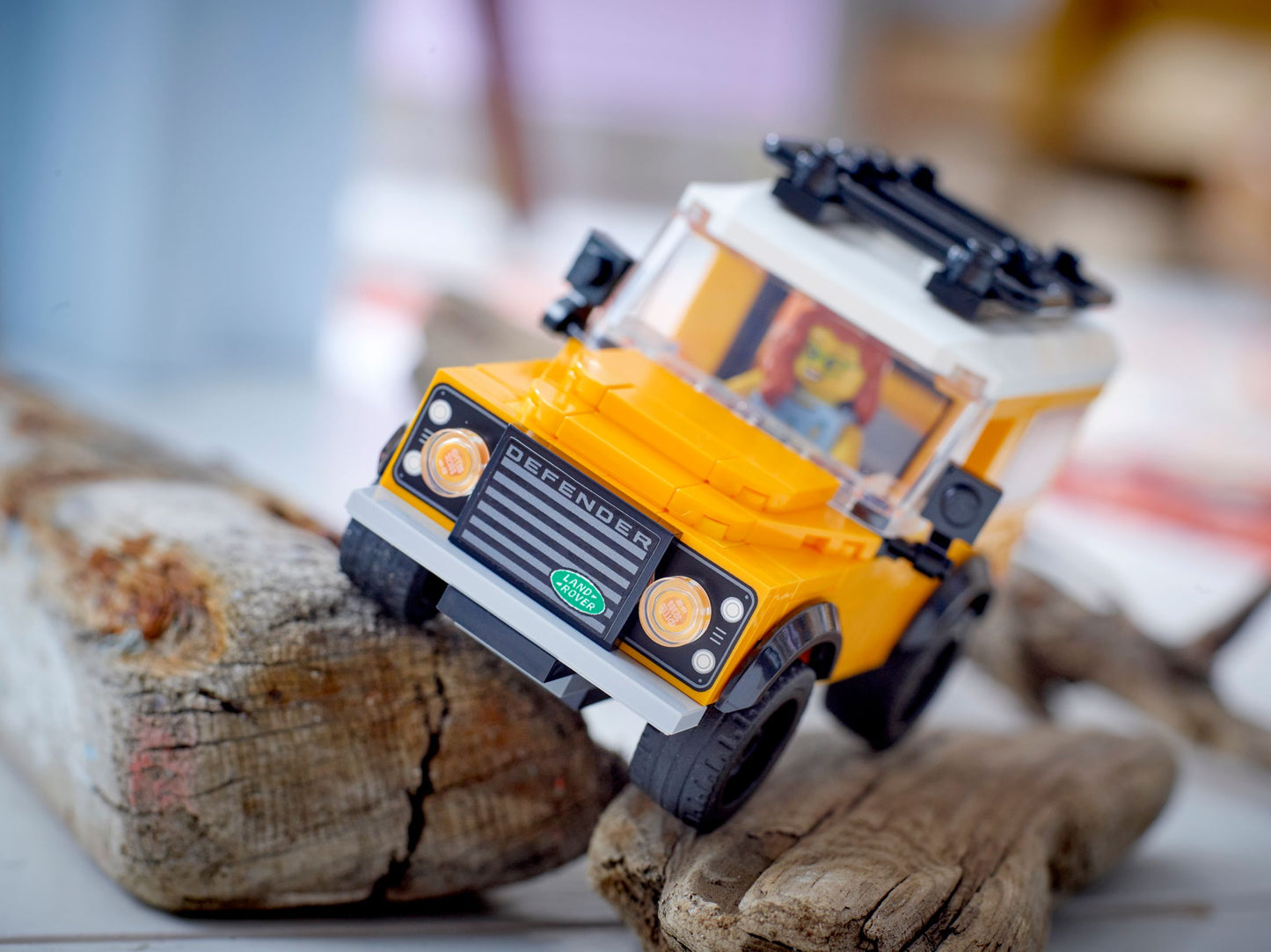 LEGO® Classic Land Rover Defender Gelb – Detailgetreues Sammlerauto für Erwachsene & Auto-Fans – Bauspaß & Nostalgie in 150 Teilen – Perfektes Geschenk – Modell 40650