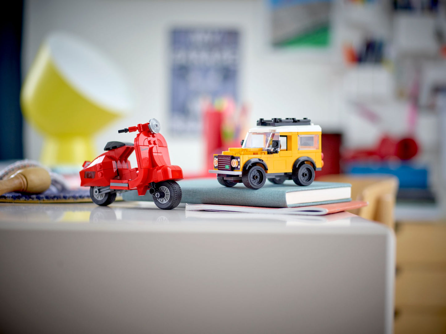 LEGO® Classic Land Rover Defender Gelb – Detailgetreues Sammlerauto für Erwachsene & Auto-Fans – Bauspaß & Nostalgie in 150 Teilen – Perfektes Geschenk – Modell 40650