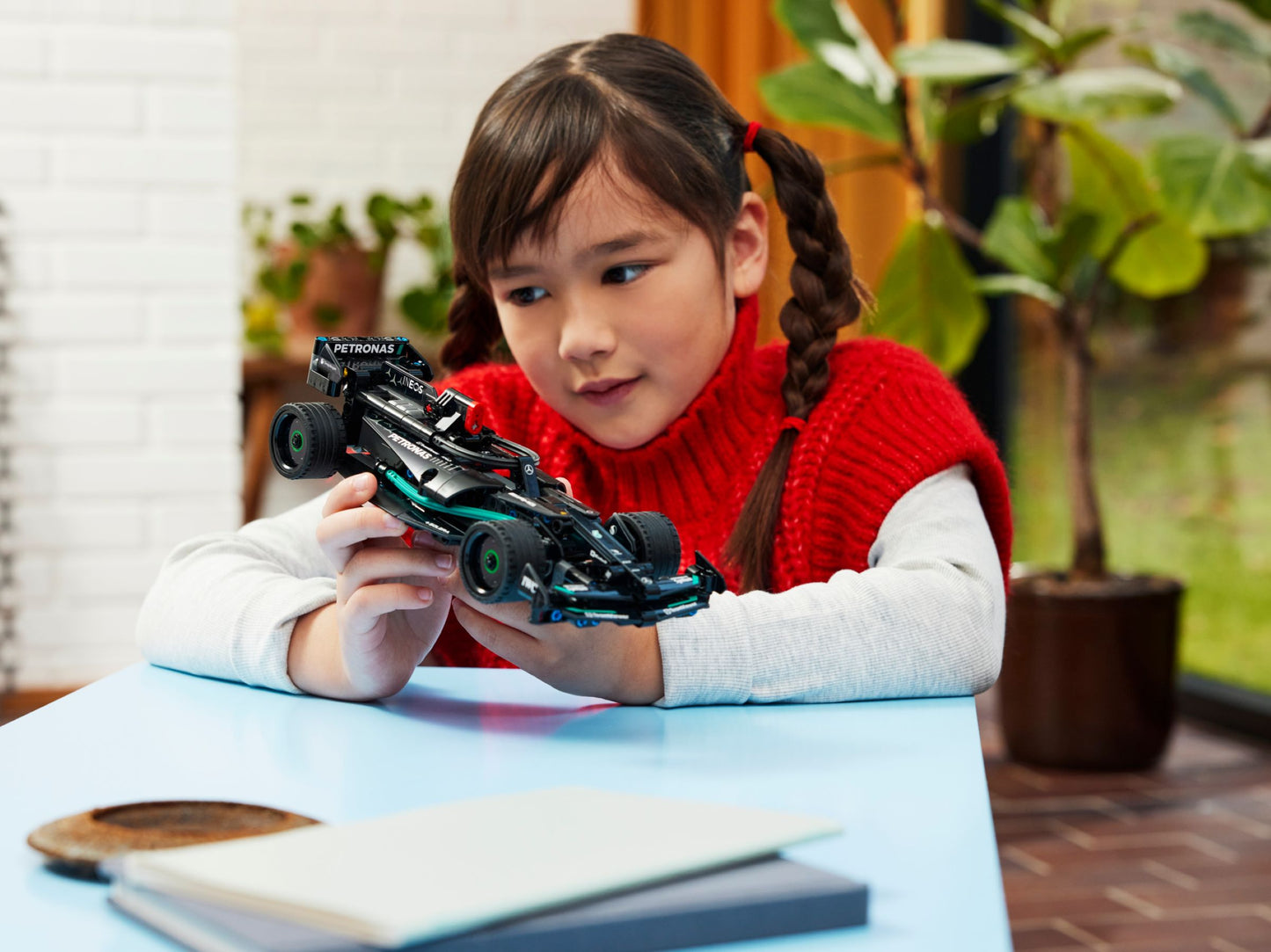 LEGO® Technic Mercedes-AMG F1 W14 E Performance - Der ultimative Rennwagen-Bauspaß für kleine Champions ab 7 Jahren | 240 Teile | Perfekt zum Sammeln & Spielen