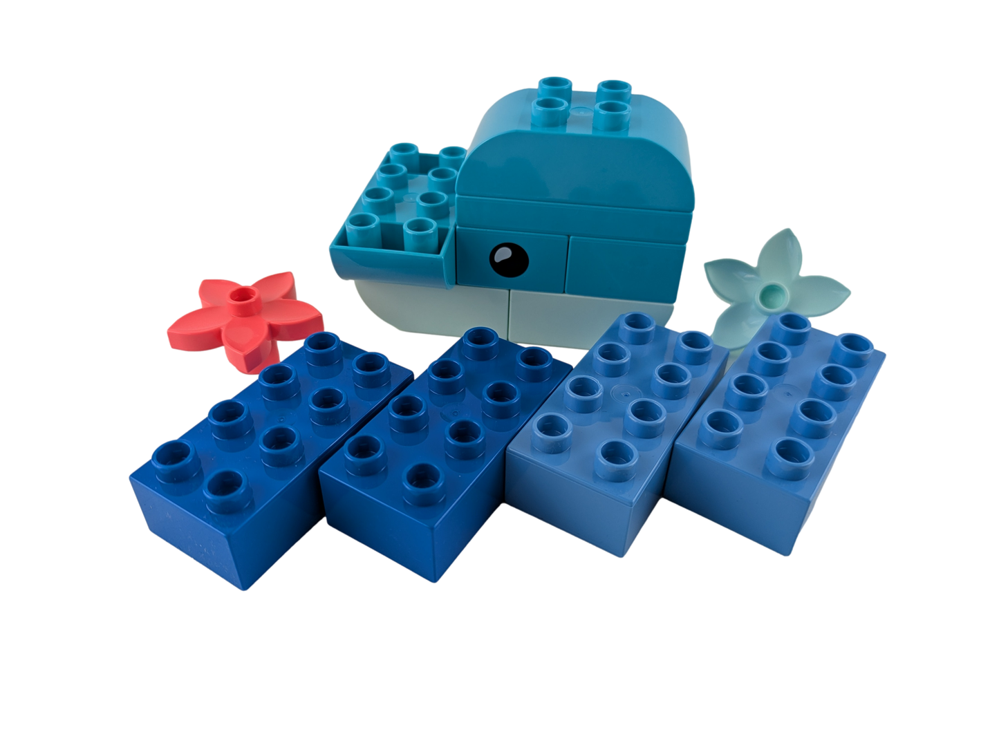 Entdecke die Magie der Meere: LEGO® DUPLO® Wal-Abenteuer – Farbenfrohes Ozean-Spielset für kleine Entdecker, 13 Teile