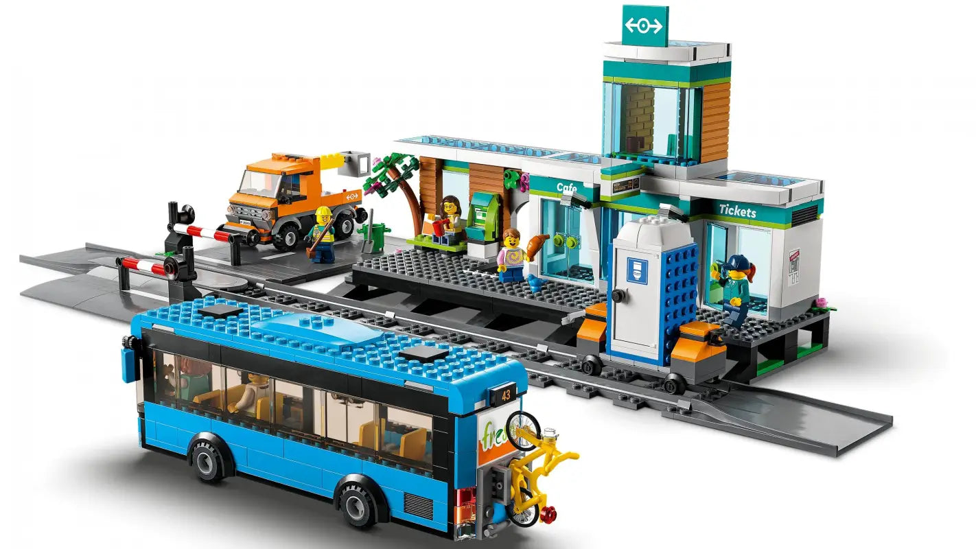 LEGO® City Bahnhof 60335 - Erlebe grenzenlosen Spielspaß! NEU! 907 Teile