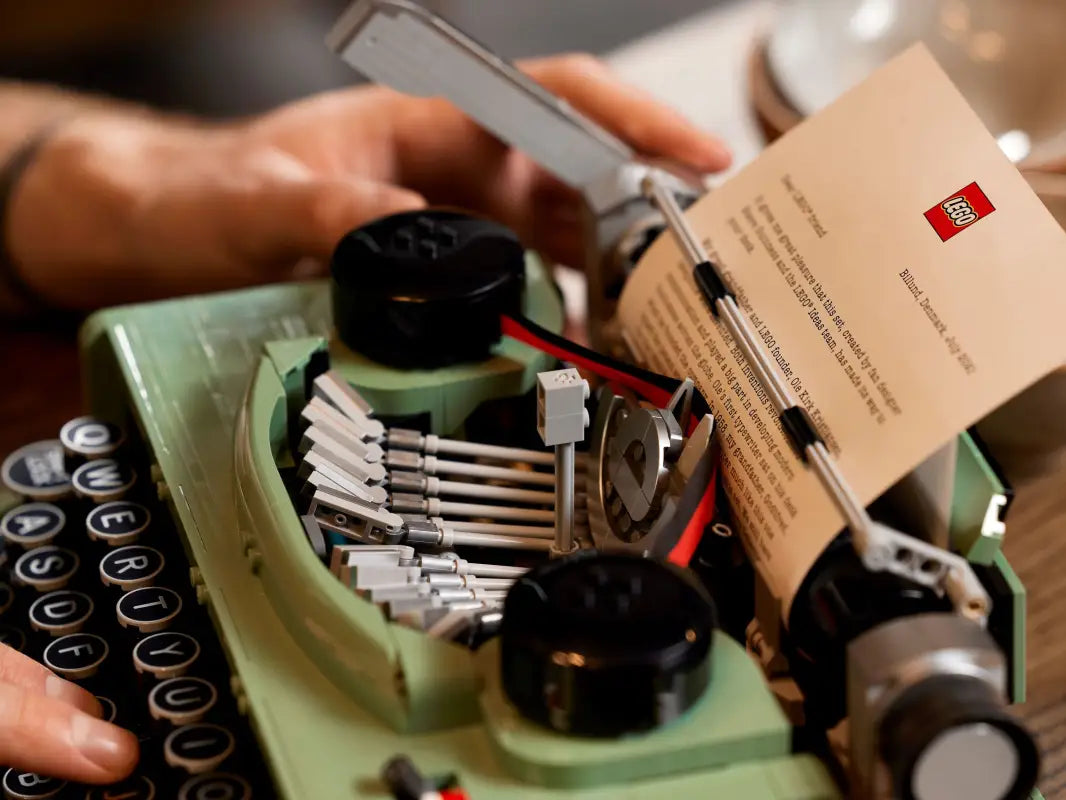 LEGO® Ideas Schreibmaschine 21327 – Kreativität Entfesseln mit 2079 Teilen! NEU!