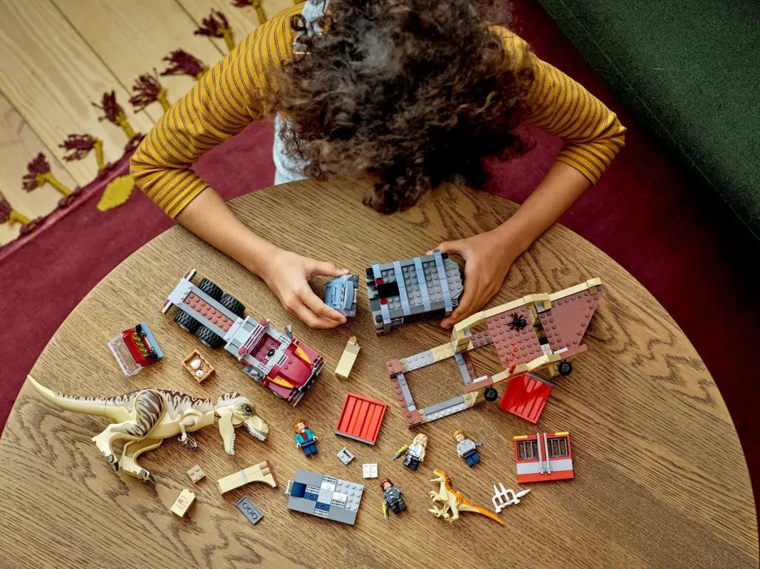 Erlebe den Nervenkitzel mit LEGO® Jurassic World T. Rex & Atrociraptor: Dinosaurier-Ausbruch – 76948 NEU! | 466 Teile